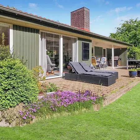 Cozy In With Wifi Holiday home